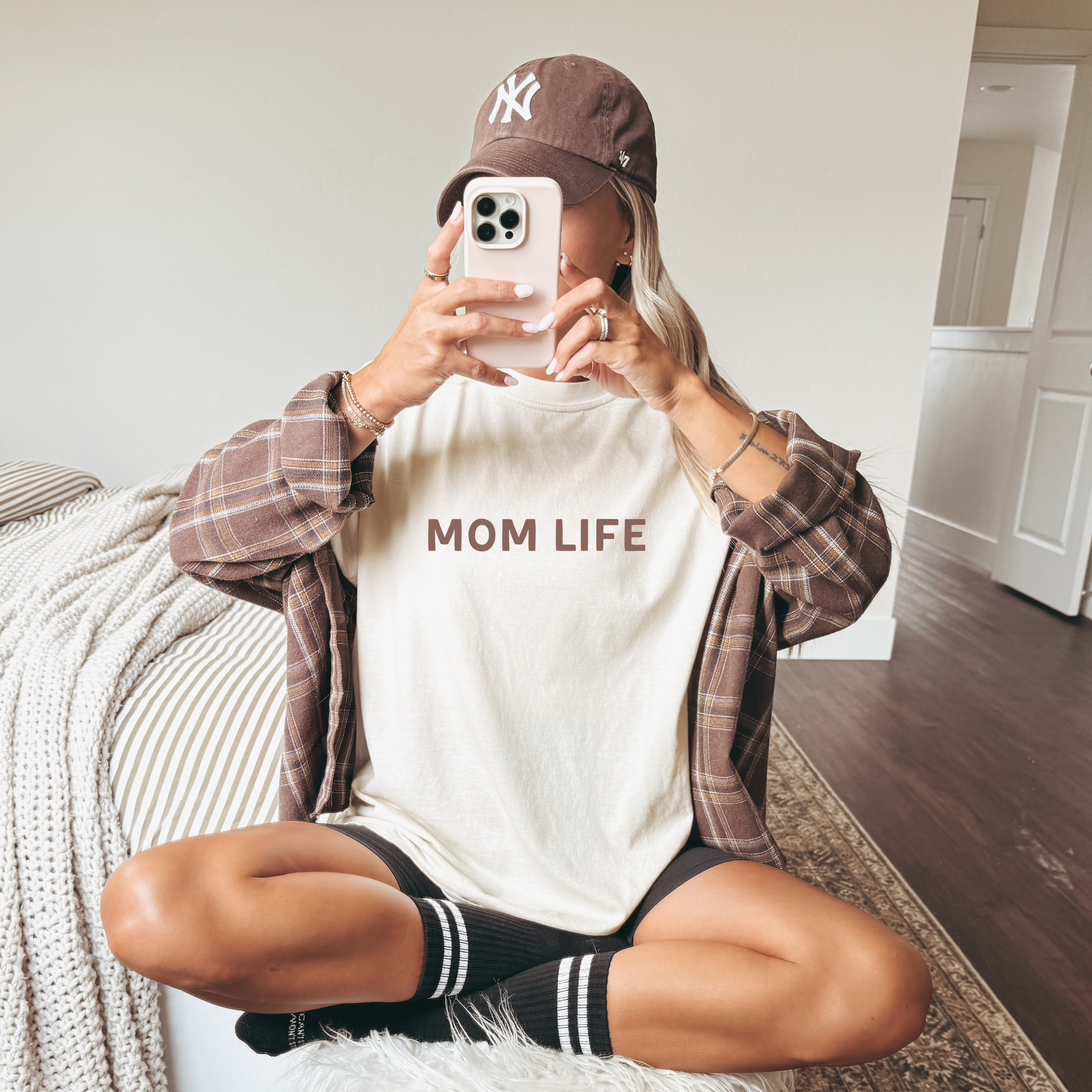 Mom Life (Brown) - Short Sleeve Tee